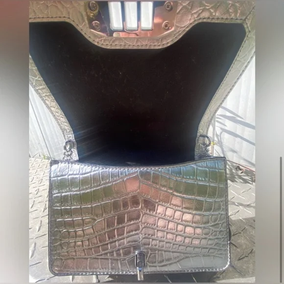 NWOT Rebecca Minkoff Small Love leather Crossbody shoulder bag silver crocodile - Picture 4 of 6